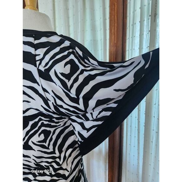 F52 Rendezvous zebra print blouse - Picture 11 of 11